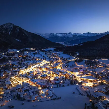 Seefeld Alpin شقة