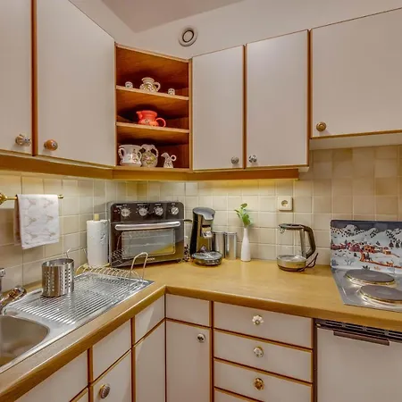 Seefeld Alpin - Gemuetliche Tiroler Stube Daire Seefeld in Tirol